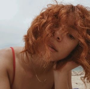 Meet your Posher, Loriam